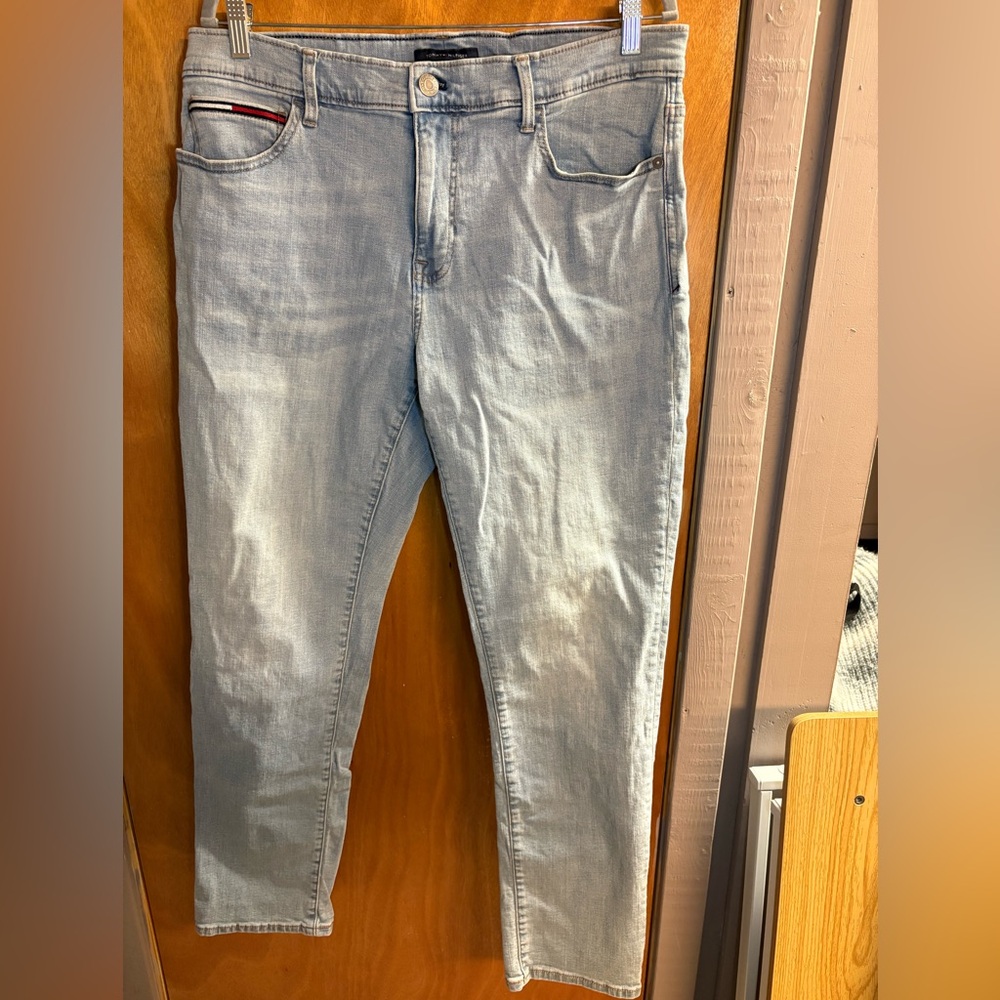 Tommy Hilfiger Straight Leg Light Wash Jeans